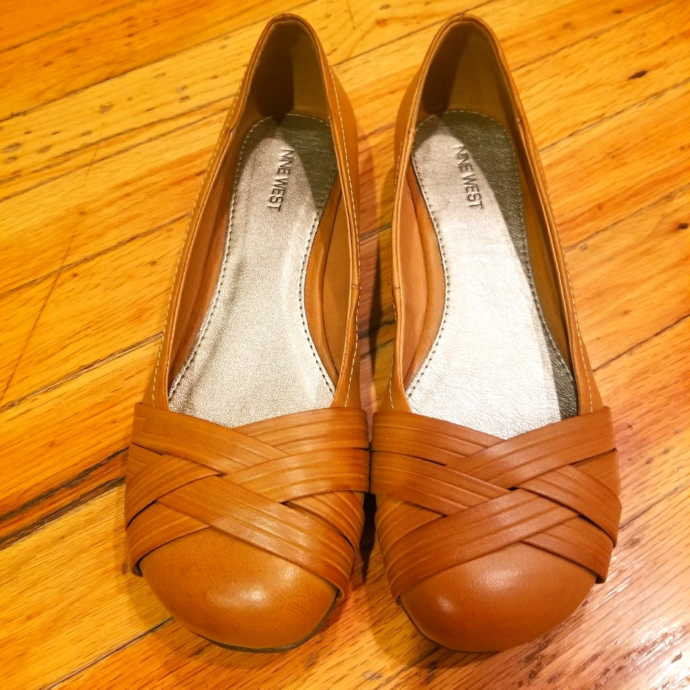 NWT Nine West Flats
